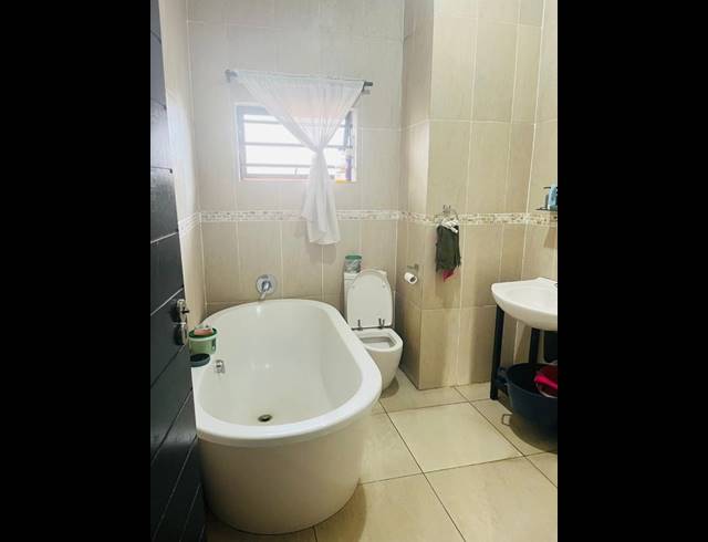 0 BEDROOM APARTMENT FOR SALE IN VANDERBIJLPARK SE 4